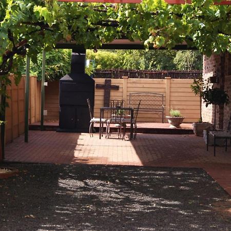 Ruresta Guesthouse Блоемфонтейн Екстериор снимка